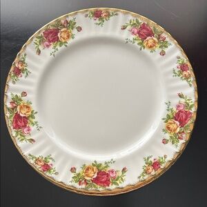 3 dinner Royal Albert Bone China Plate with Red and Yellow Floral Design